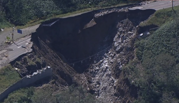 寸断された北海道の道路